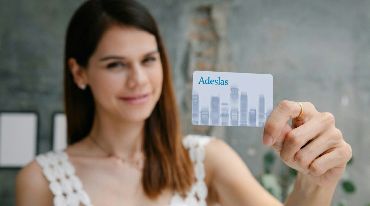 para qué sirve la tarjeta sanitaria de Adeslas